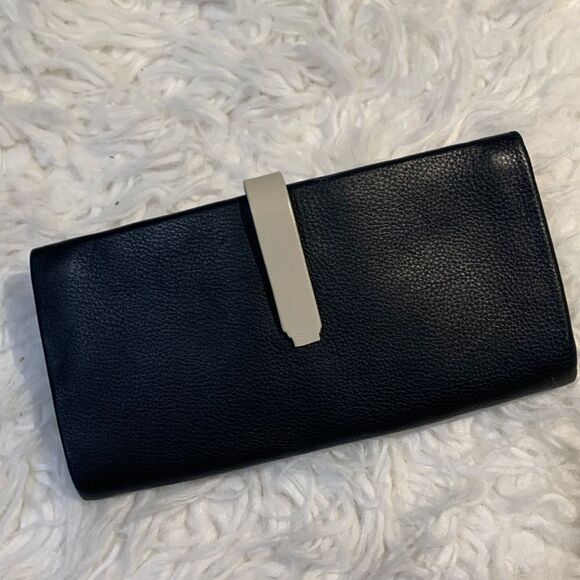 LEATHER Long wallet snap closure 12 card compartments 2 bill compartments women - Picture 1 of 9